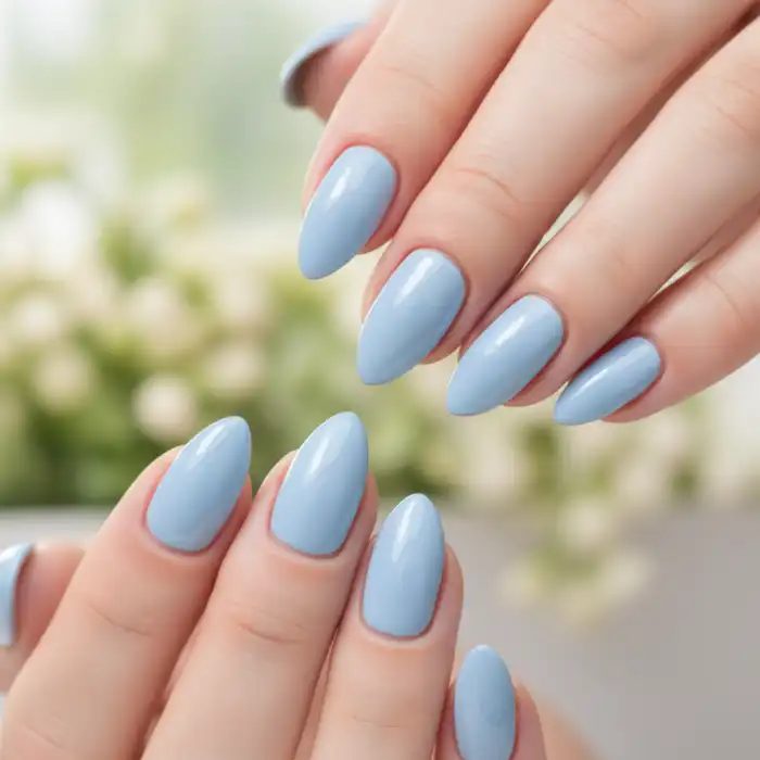 Paznokcie baby blue: najgorętszy trend na wiosnę 2025, manicure hybrydowy